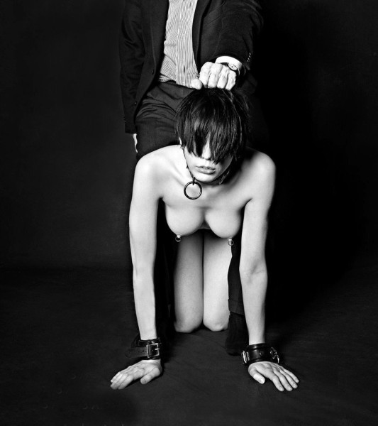 трахает девушку раком держа за волосы трахает девушку раком держа за волосы